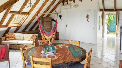 Terre-de-Haut House | Chez Claire & Eric