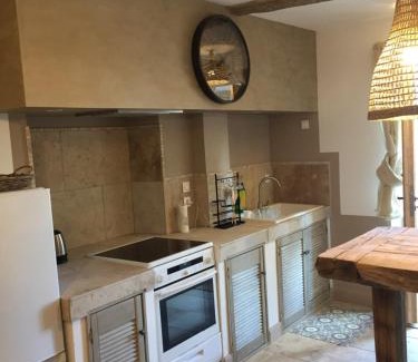 Pierrevert Apartment | Chez Enzo