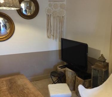 Pierrevert Apartment | Chez Enzo