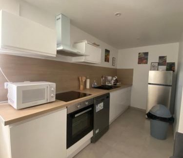 Tulle Apartment | Chez Julie petit appartement une chambre rez jardin maison