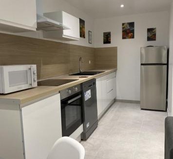 Tulle Apartment | Chez Julie petit appartement une chambre rez jardin maison