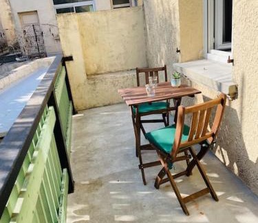 Bollene Apartment | Chez Léo I - Appartement T2 proche Tricastin