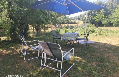 Saint-Martin-sur-Ocre House | Chez les 2 freds