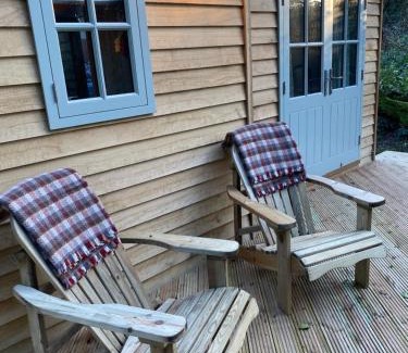 Holt House | Chez Maurice Luxury Shepherds Hut with Bath and Hot Tub
