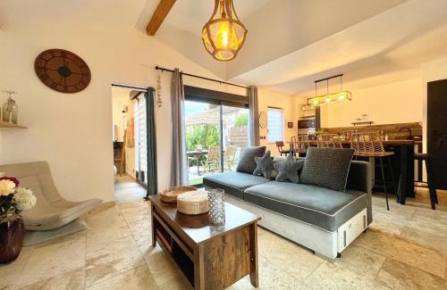 Etouars House | Chez Stéphanie - Cosy, CLIM, Terrasse, Stationnement, 4 personnes