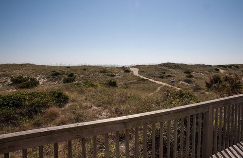 Avon House | Chez-toni 3 Bedroom Cottage by RedAwning