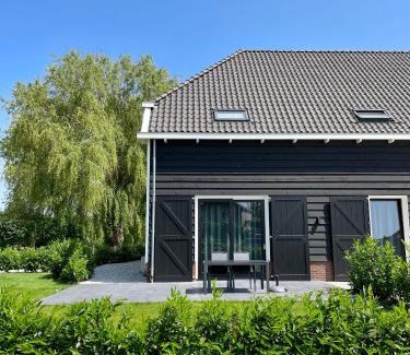 Wemeldinge House | Chezeehoeve - Wemeldinge