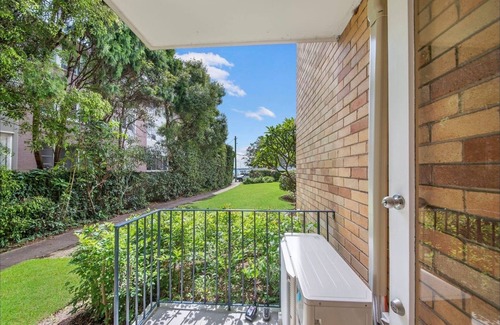 Mosman Apartment | Chic 1-Bed Apartment by Balmoral Beach