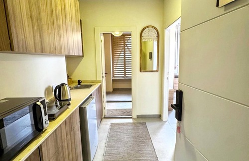 Haret Sakher Apartment | Chic 1-bedroom apartment in Jounieh - J707