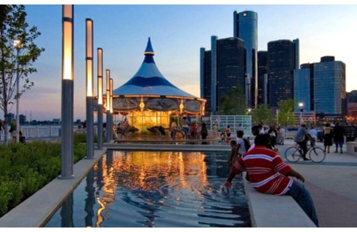 Detroit Apartment | Chic 1-bedroom apartment with fitness room and streaming services in Detroit