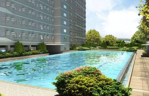 Dasmarinas Condo | Chic 1-bedroom condo in brilliant Dasmariñas with fitness room, WiFi