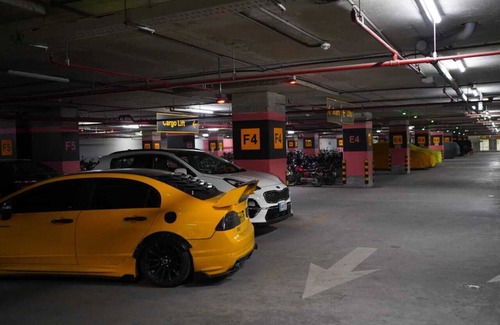 Gulberg Apartment | Chic 1-bedroom Pent-House with WiFi, AC in Dha phase 4 Lahore