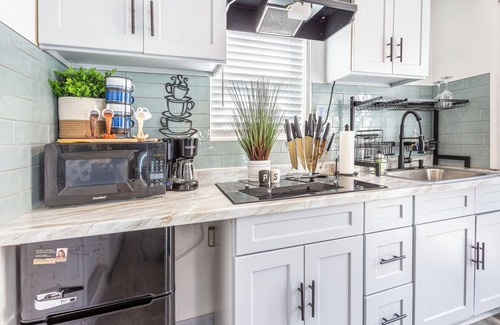 Park Mesa Heights Apartment | Chic 1-bedroom with AC and WiFi in awesome Los Angeles