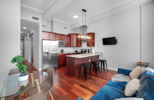 Olde Kensington Apartment | Chic 1br W Pool In Luxury Complex