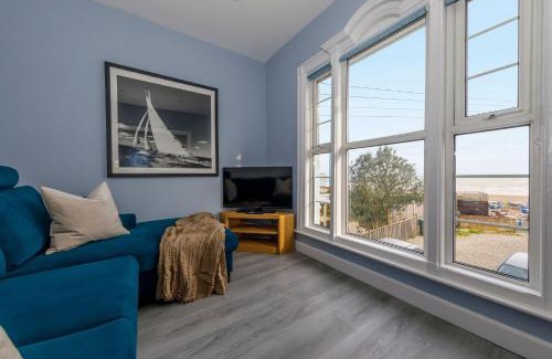 Felpham Apartment | Chic 2-Bed Seafront Haven Near Felpham Beach