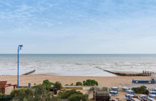 Felpham Apartment | Chic 2-Bed Seafront Haven Near Felpham Beach