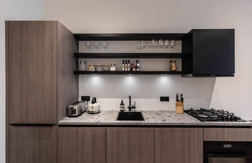 Oude Pijp Apartment | Chic 2-Bedroom Apartment in De Pijp Centrum | Walk to Museums, Cafés & Markets