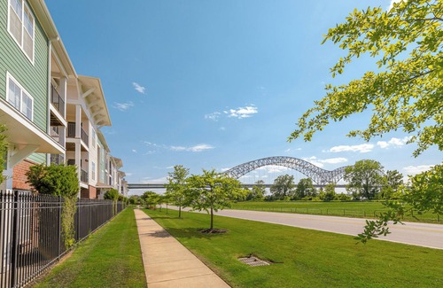 Downtown Memphis Apartment | Chic 2-bedroom apartment with fitness room and AC in amazing Memphis