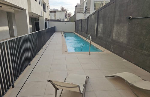 Nunoa Apartment | Chic 2-bedroom apartment with pool, gym, wifi and excellent location in Ñuñoa.