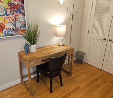 Cardozo Bed & Breakfast | Chic 2 bedroom condo at 2121