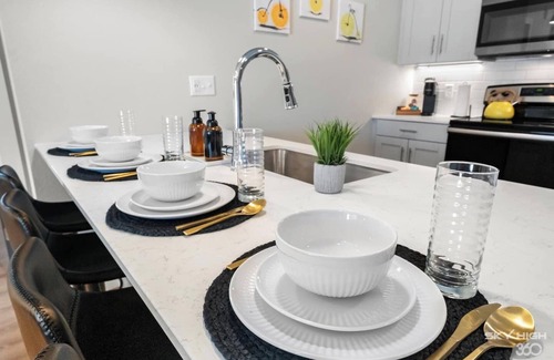 Rogers Apartment | Chic 2BR/2BA Apt. Near UARK, Trails, AMP & Top Golf + Heated Pool + Workspace