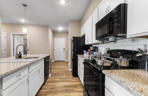 Melbourne Condo | Chic 2BR/2BA Condo: Pool & More!