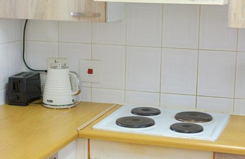 Weltevredenpark Apartment | Chic 2BR Apartment in Roodepoort