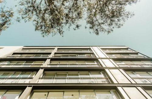 Santa Cruz Apartment | Chic 2BR Balcony & City View