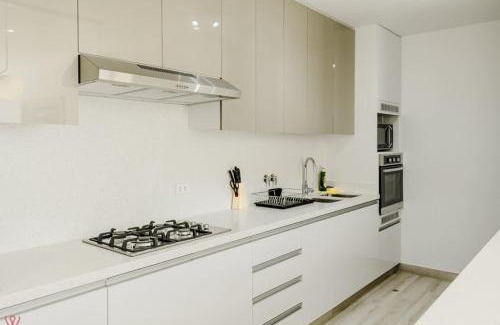 Santa Cruz Apartment | Chic 2BR Balcony & City View