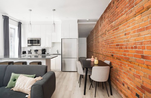 Mile End Apartment | Chic 2BR Retreat in Trendy Mile End | Plateau