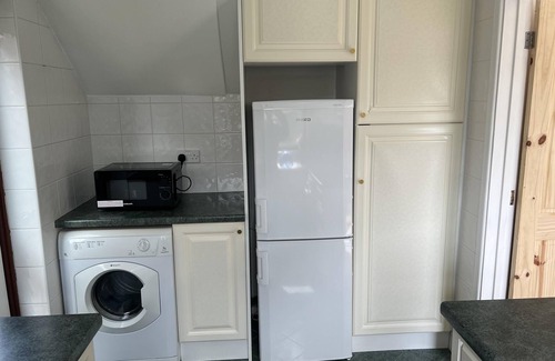 Grasby House | Chic 3-Bed Family Home in Quiet Cul-de-Sac