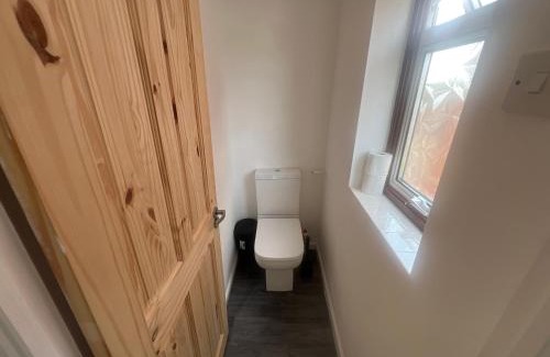 Grasby House | Chic 3-Bed Family Home in Quiet Cul-de-Sac