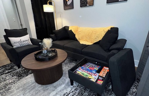 Glenwood Apartment | Chic 3BR Retreat w/Stylish Color-Themed Rooms, 2 Baths & Private Patio Oasis