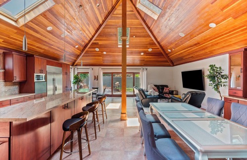 Glenoaks Canyon House | Chic and Spacious Home in Glendale