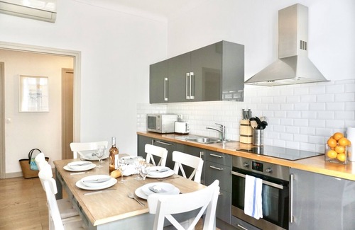 Gambetta Apartment | Chic Carré d'Or Period Home Near the Seafront