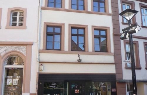 Sankt Wendel Apartment | Chic city apartment in the center of St. spiral