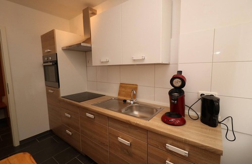 Frohnhausen Apartment | Chic City Apartment, Essen