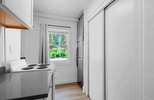 Near East Columbus Apartment | Chic City Retreat 93A