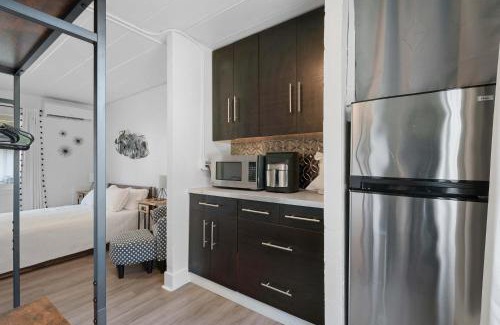 Near East Columbus Apartment | Chic City Retreat 93B