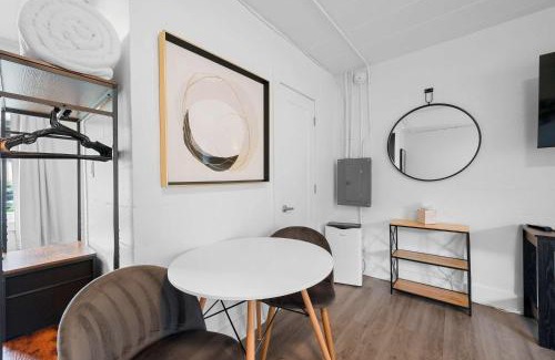 Near East Columbus Apartment | Chic City Retreat 93B
