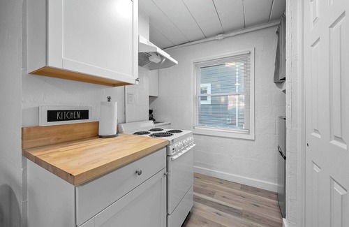 Near East Columbus Apartment | Chic City Retreat 93E