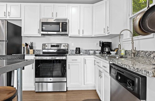 Phoenix Hill Apartment | Chic Container Loft! Walk to Dining & Bourbon | #4