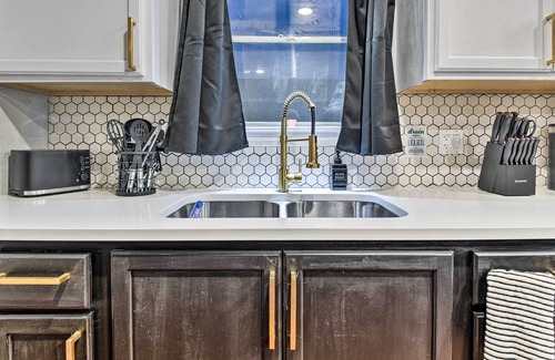 Oak Cliff House | Chic Dallas Home ~ 9 Mi to Downtown