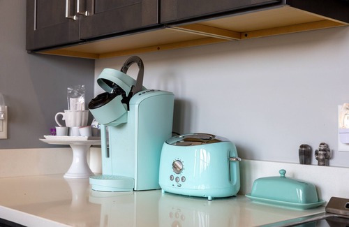 South Haven Condo | Chic Downtown Loft with pool, hot tub, gym, theatre, king bed, walk to town