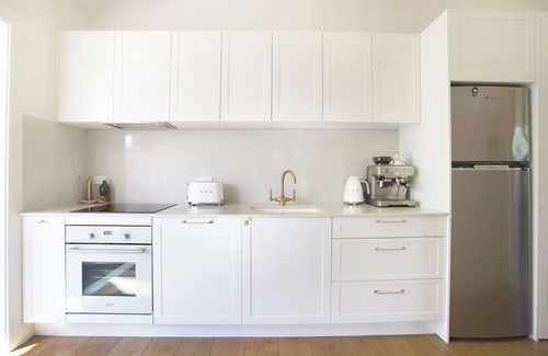 Elwood House | Chic Elwood Escape by Ready Set Stay