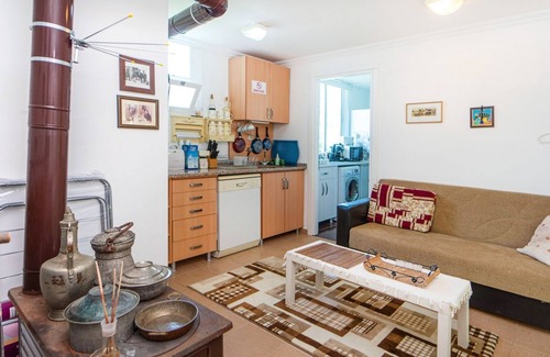 Koycegiz House | Chic Flat w Shared Pool and Garden in Dogusbelen