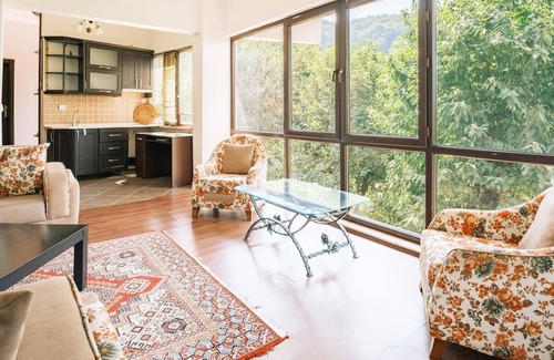 Derbent Apartment | Chic Flat w Terrace, Garden, Fireplace in Nature