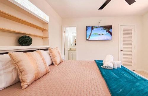 Fort Lauderdale House | Chic Fort Lauderdale Escape Pool Waterfront