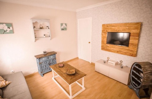 Alhaurin de la Torre Ski Chalet | Chic Guesthouse