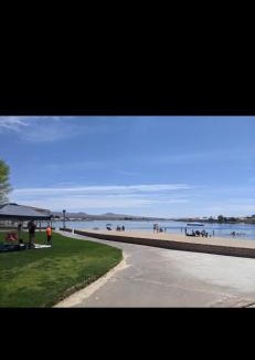 Silver Lakes Country Club House | Chic Lake House 3 bedroom